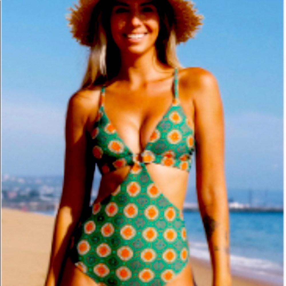 One piece, fun, swimsuit! NWT.